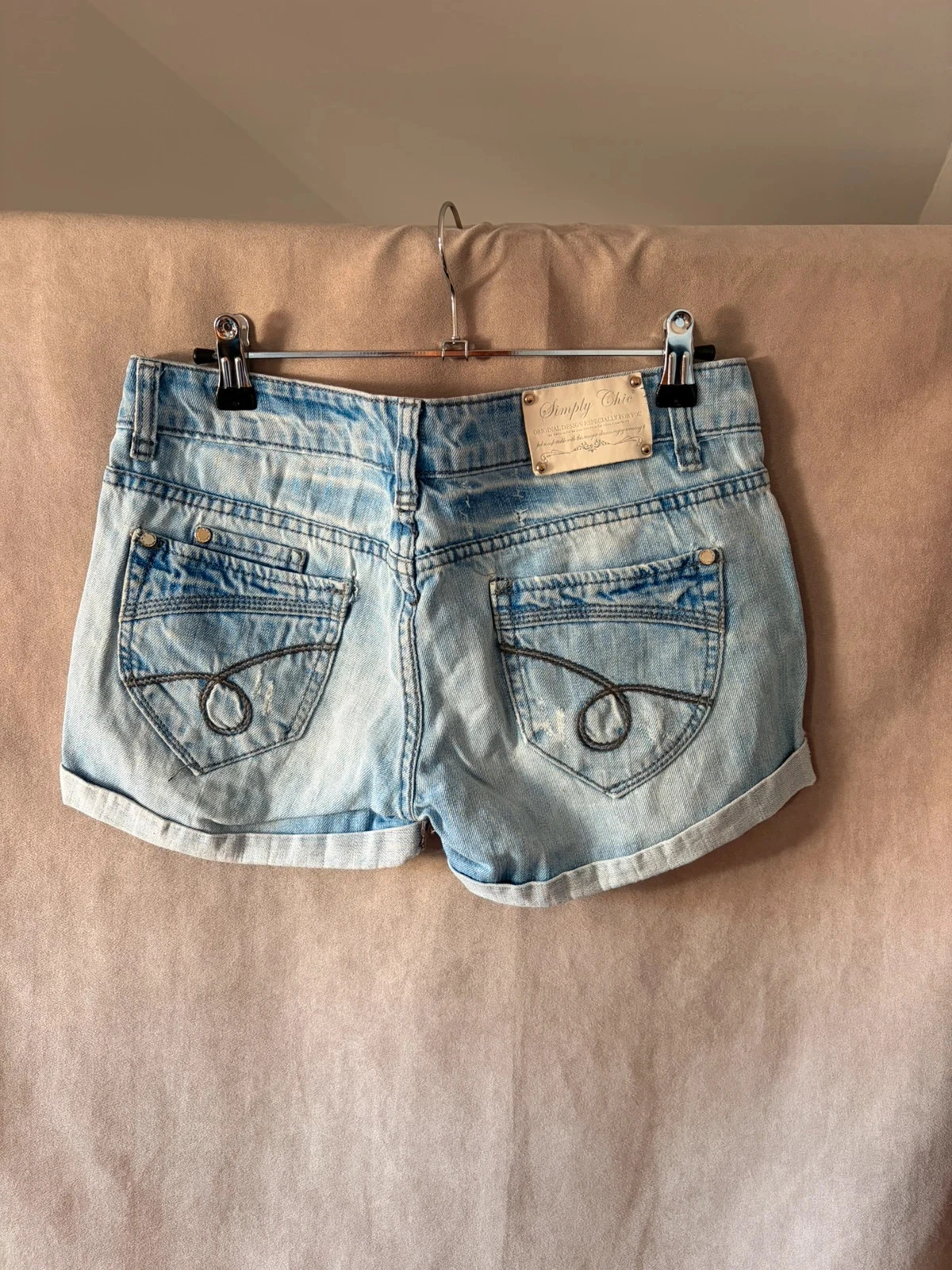 Pantalón corto con agujeros efecto desgastado talla 38 – photo 3